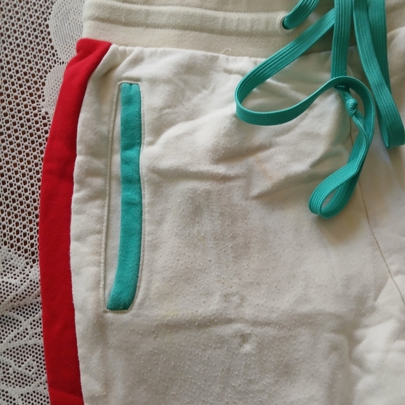 #0130 Boys Makobi Cream, Green and Red Sweat Pants Size Medium - Picture 6 of 16